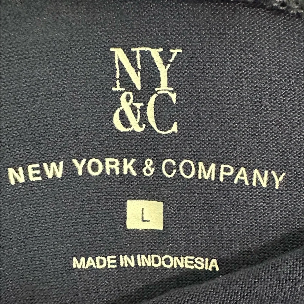 New York & Company Navy Top Size: Large